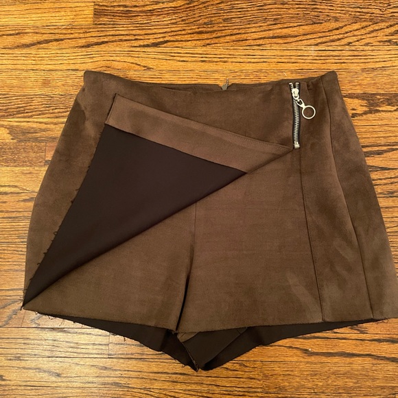 Zara Brown Suede Skort with Zipper Detail - Picture 7 of 7